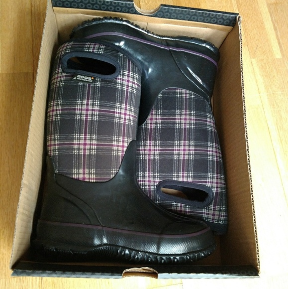 Bogs black purple plaid winter rain boot -30F - Picture 2 of 4